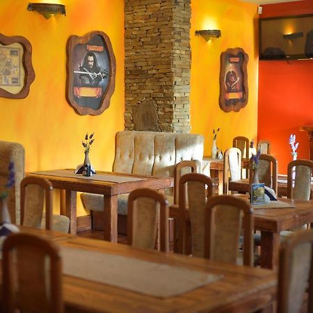Restauracja Zajazd Kasztelan Krosno Exteriör bild