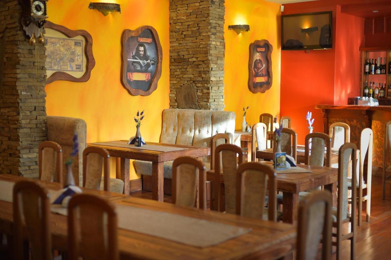 Restauracja Zajazd Kasztelan Krosno Exteriör bild